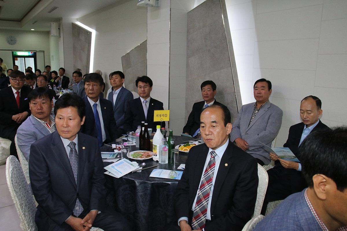 '상공회의소 회장 이취임식 참석' 게시글의 사진(3)