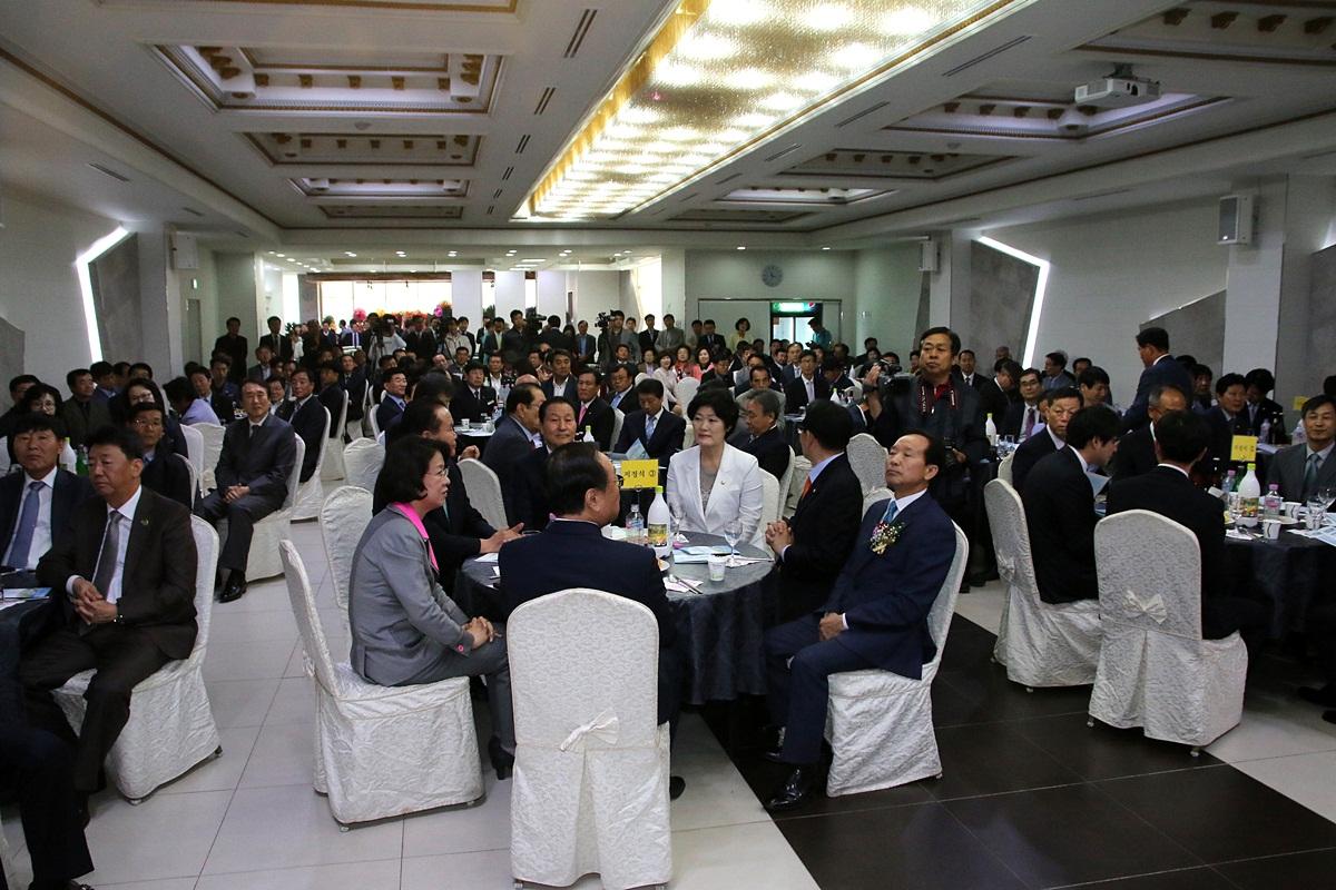 '상공회의소 회장 이취임식 참석' 게시글의 사진(4)