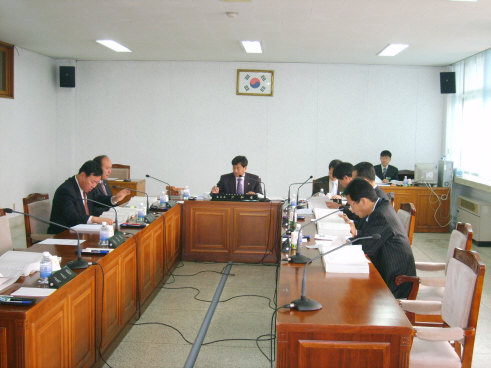 '2007년도 예산안 예비심사(산업건설위원회)' 게시글의 사진(1) '제101회산업건설위원회(12.13).jpg'
