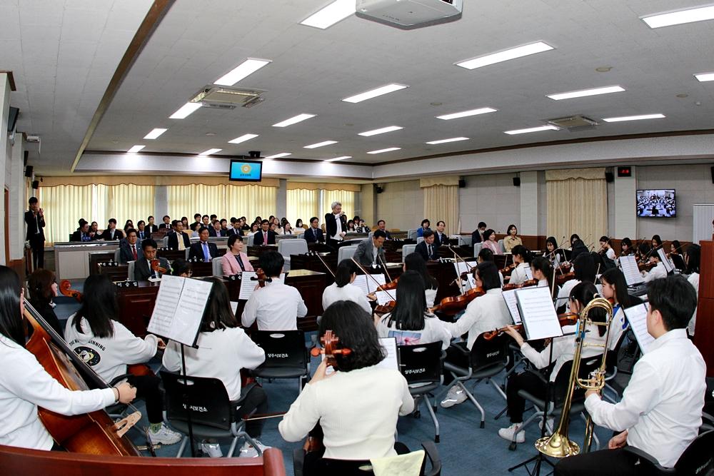 '성신여자중학교 청소년 의회체험 및 오케스트라 연주회' 게시글의 사진(4)
