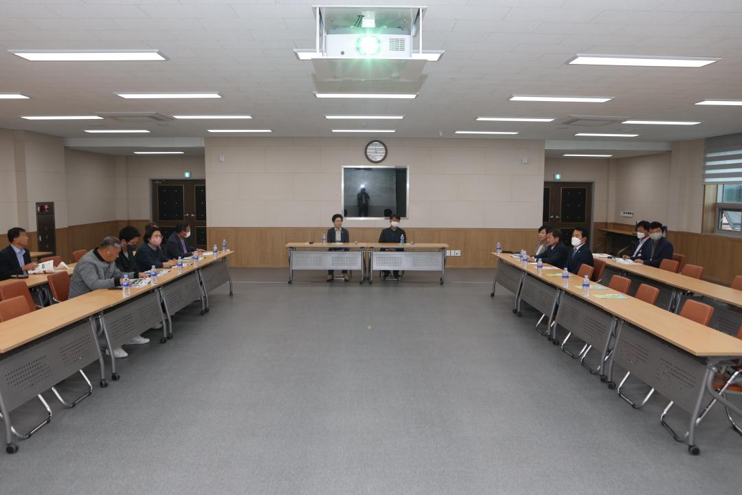 '울진군의회 스마트팜혁신밸리 방문' 게시글의 사진(1)